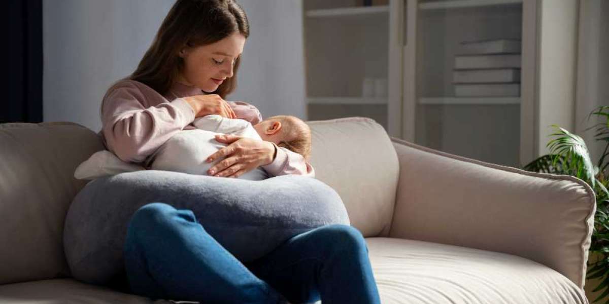 How a Postpartum Doula Can Support You After Birth