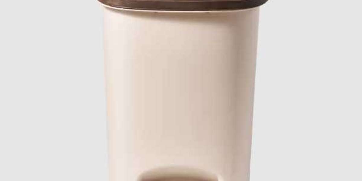 From Mold to Market: Manufacturing Household and Commercial Containers