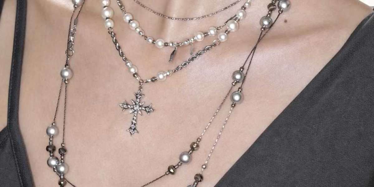 Chrome Hearts Long Sleeve: Casual and Stylish Looks