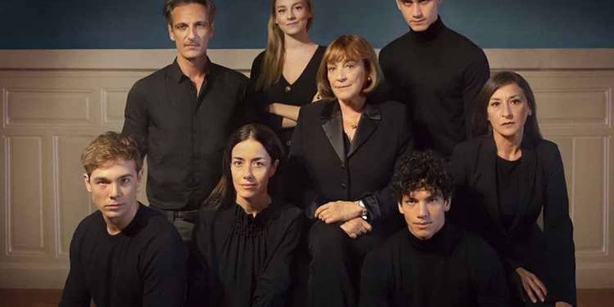 Spanish Miniseries: A 1950s Homecoming Drama